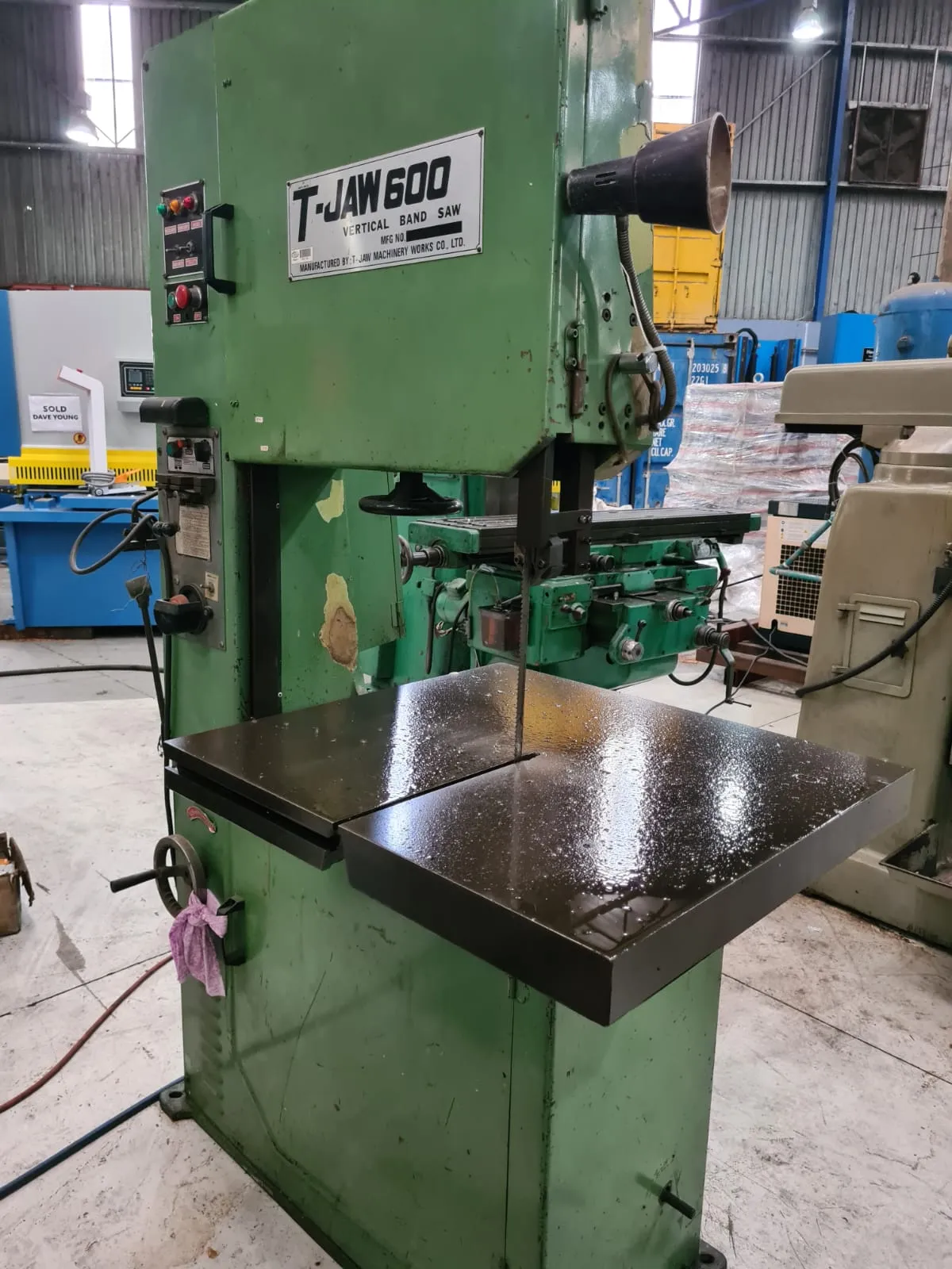 T-Jaw vertical cutting bandsaw 600mm throat, Price; R65 000 excl